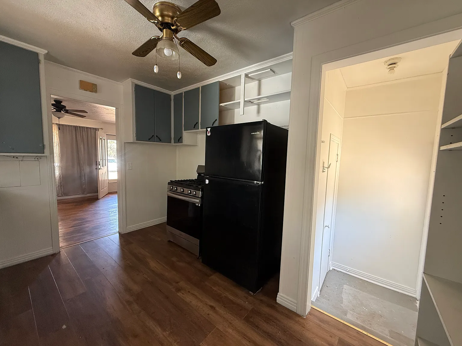 3 bed, 1044 sqft, $1,200 — Photo 3