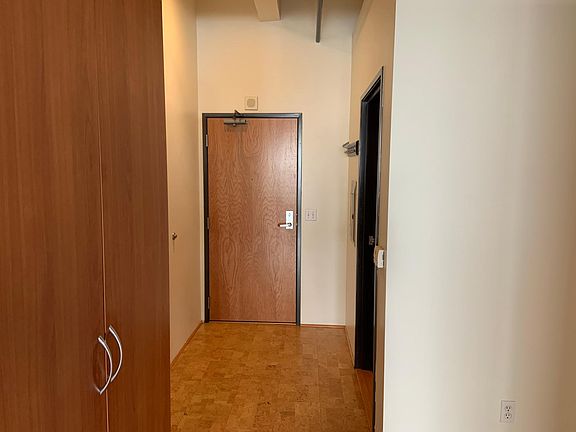 4th image of 1420 NW Lovejoy St APT 426
