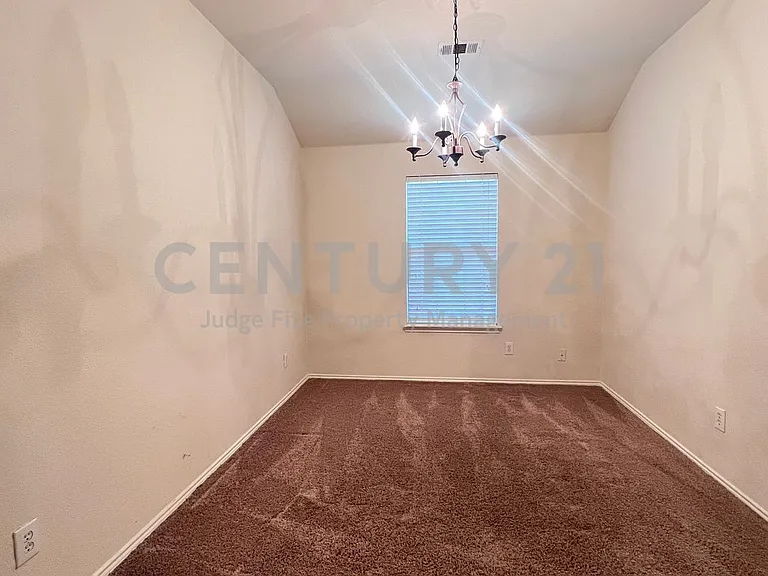 2049 Helmoken Falls Dr — Photo 3