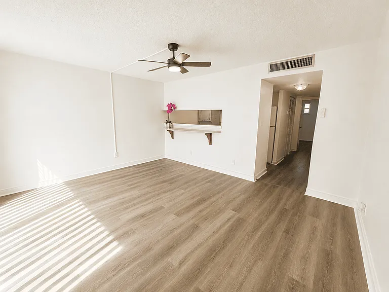 5820 N Church Ave #129 — Photo 5