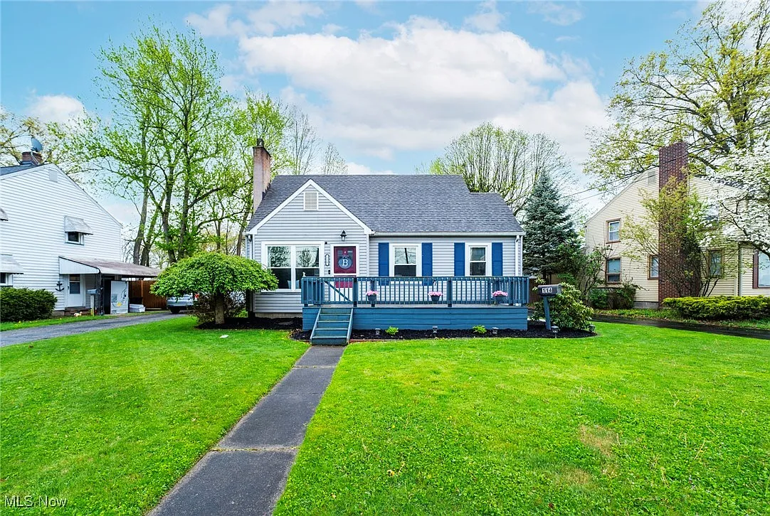 114 Wilson Ave photo 1