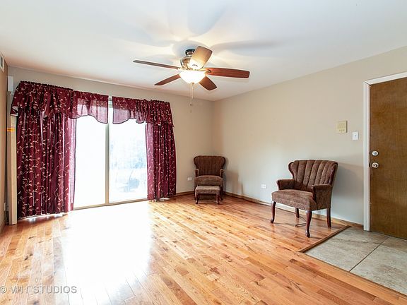 2nd image of 5715 Park Pl