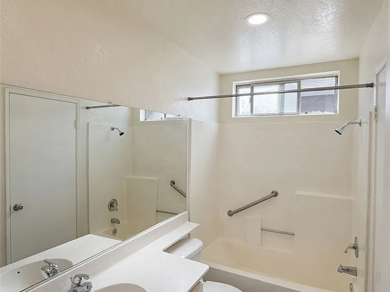 16893 Glennaire Ave — Photo 9