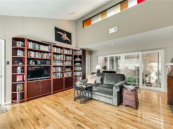 4th image of 3307 Water Oak Ct