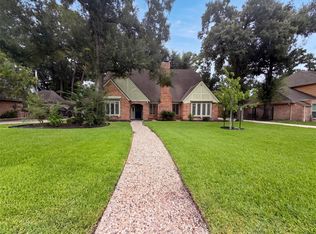 5615 Spanish Oak Dr, Houston, TX 77066