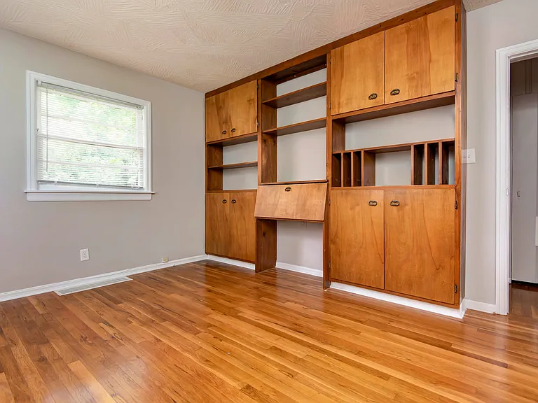828 S Rogers Ave — Photo 11