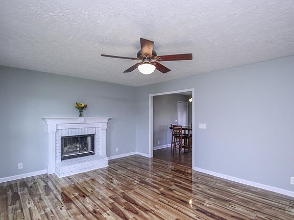 3rd image of 5580 Constantine Dr