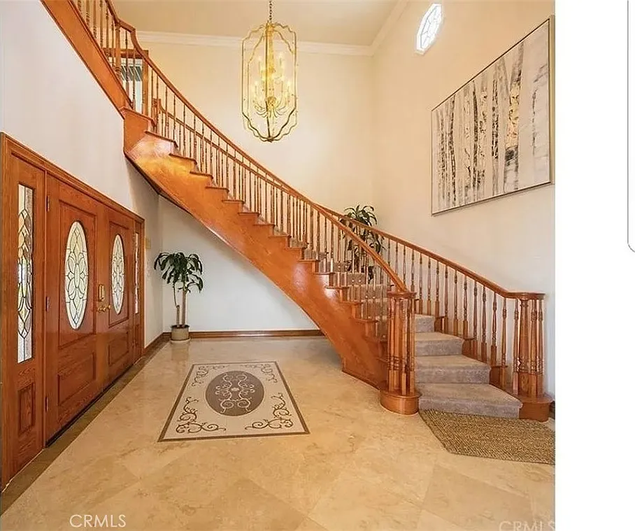 5 bed, 5256 sqft, $8,595 — Photo 3