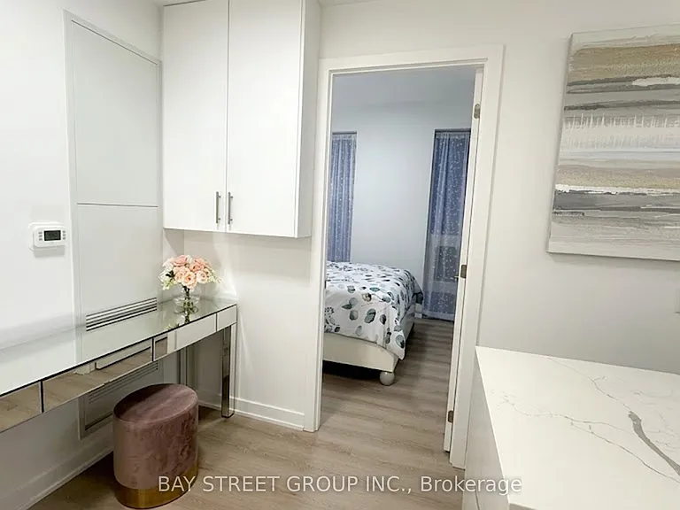 100 Queen St E #2911 — Photo 18