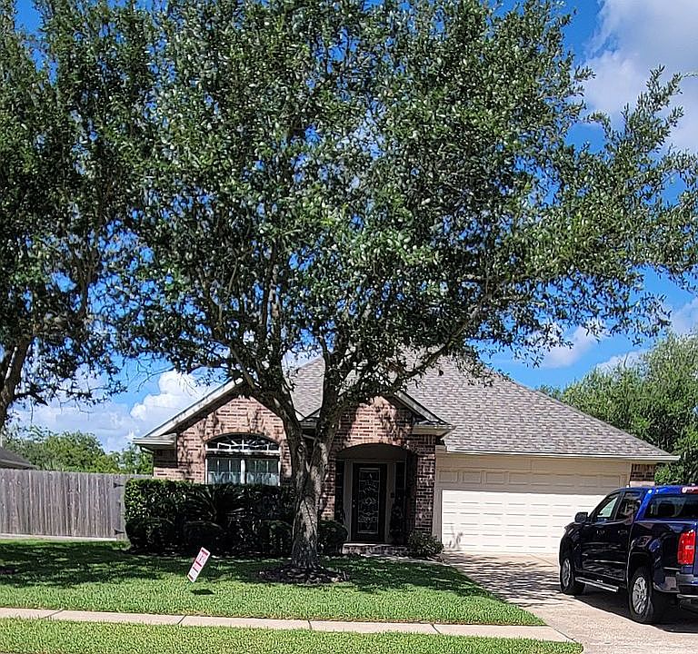 1st image of 131 Magnolia Estates Dr