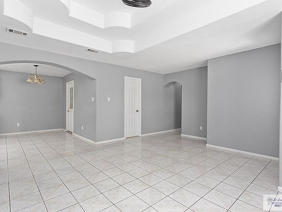 3rd image of 104 Plata Dr