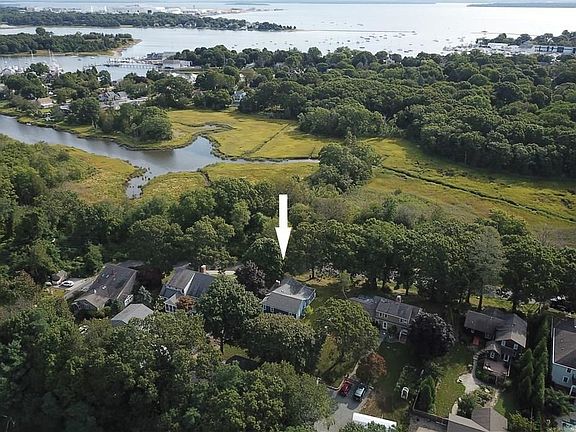 3rd image of 60 Newtown Ave