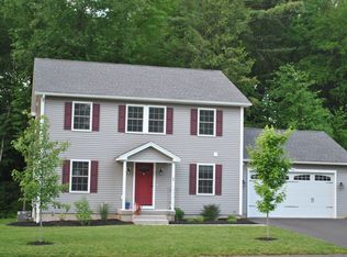 29 Paul St, Easthampton, MA 01027