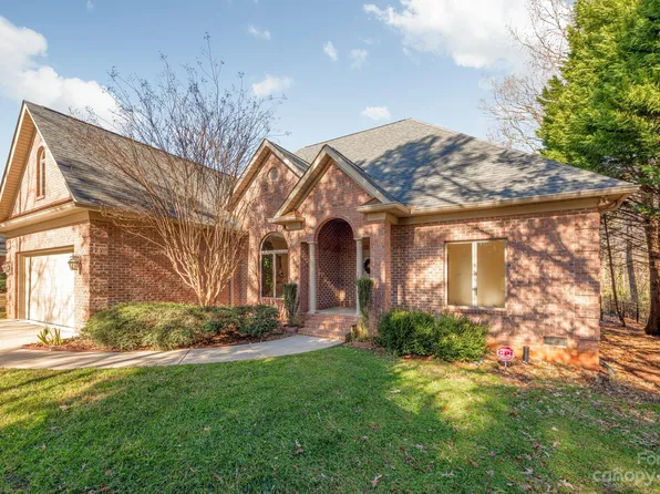 5101 Lancelot Dr, Charlotte, NC 28270