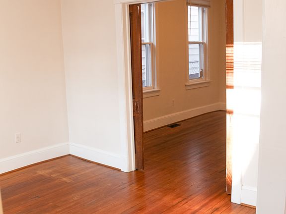 4th image of 732 Salem Ave