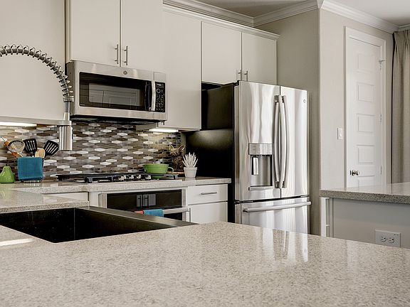 Plenty of counterspace