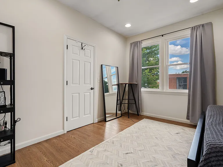 112 Highland Ave #H — Photo 9