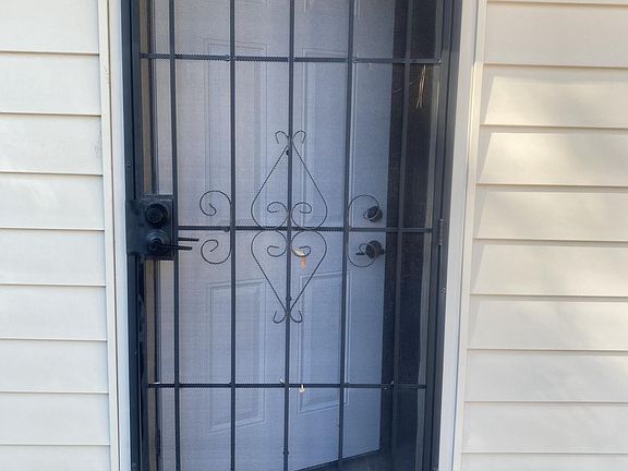 3rd image of 5557 Floral Ave #1