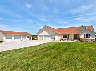 8477 Williams Rd, Chardon, OH 44024