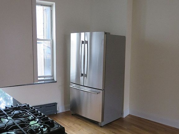 5th image of 770 Washington Ave APT 3