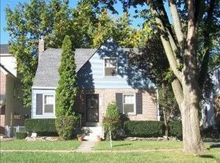 908 S Spring Rd, Elmhurst, IL 60126