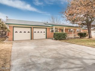 110 Carson Ave, Dumas, TX 79029
