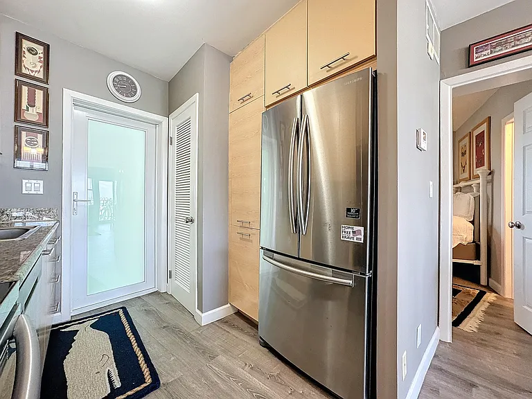 3250 NE 28th St #707 — Photo 6
