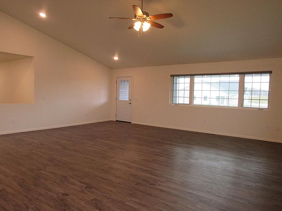 3rd image of 103 Bluestem Dr
