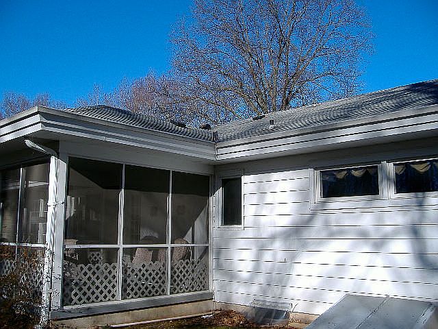 Screened in porch