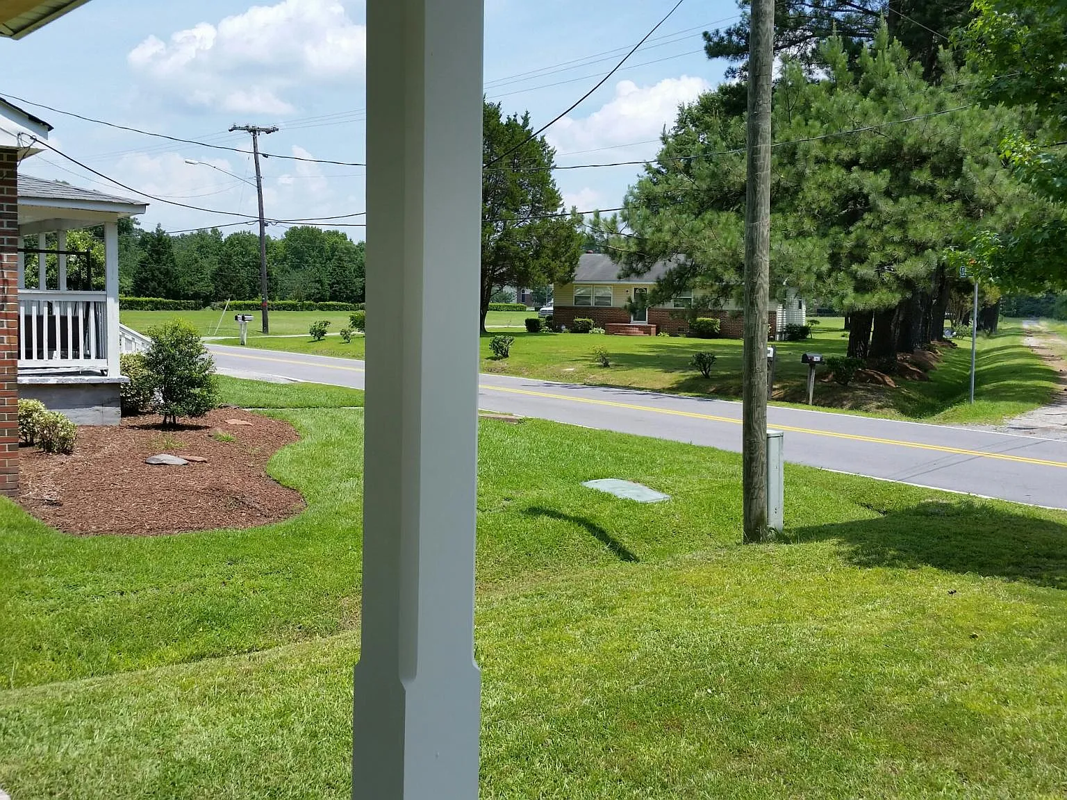3 bed, 1400 sqft, $3,100 — Photo 2
