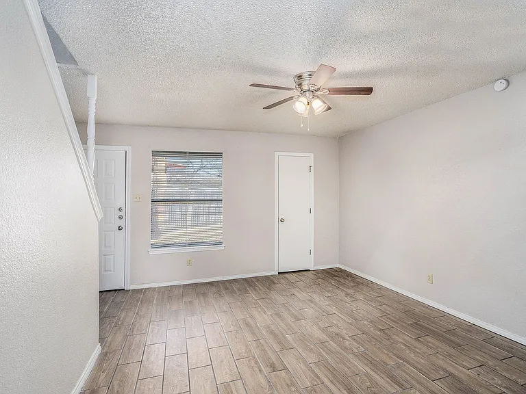 3301 Aurora St #D — Photo 7