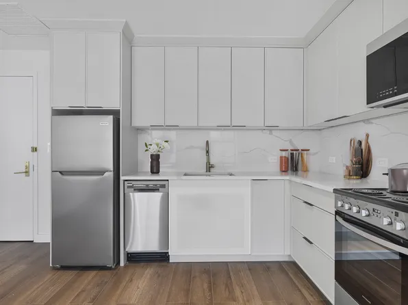 788 Willoughby Avenue image 2 of 16