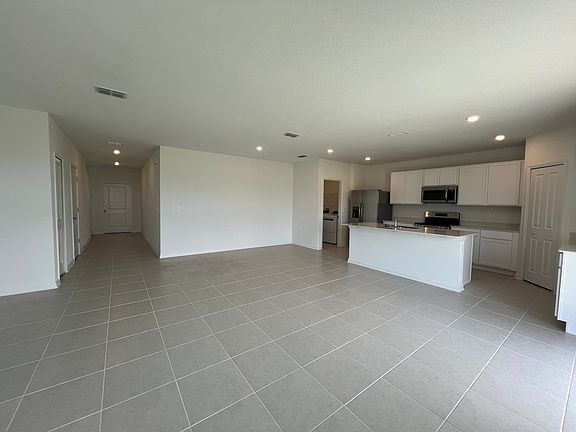 5th image of 3478 Howell Dr