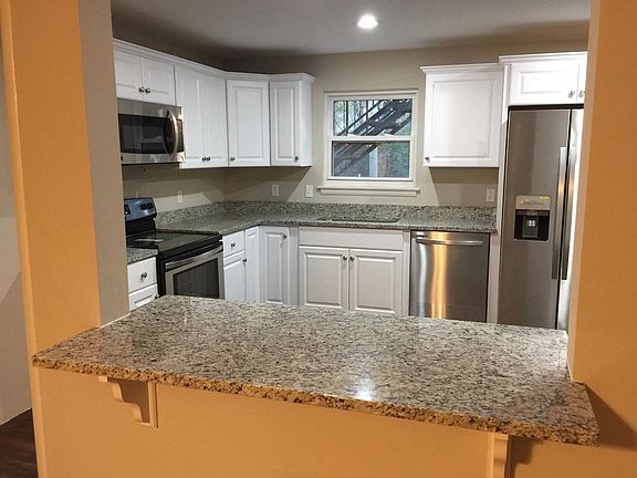 5th image of 108 Hawkins St APT 3