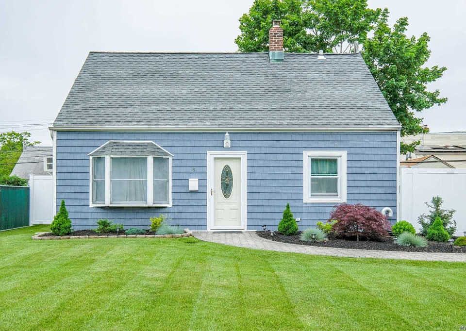1st image of 8 Pasture Ln