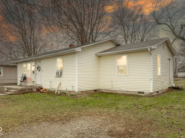 29 Newman St, Scottsburg, IN 47170