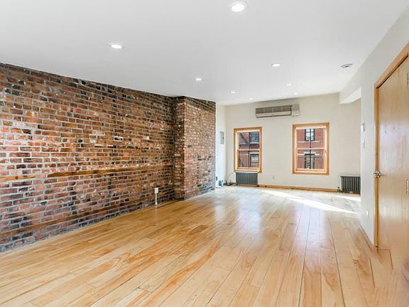 3rd image of 155 Prince St APT 2