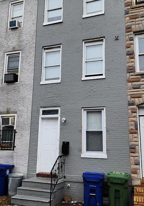 1st image of 105 S Monroe St