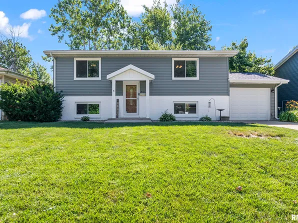 42 Nottingham Dr, Chatham, IL 62629