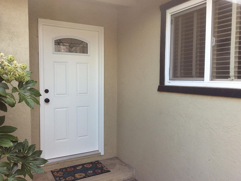 Front entrance w new door & locks.