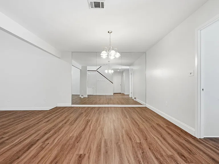 114 Gleneagles Dr — Photo 11