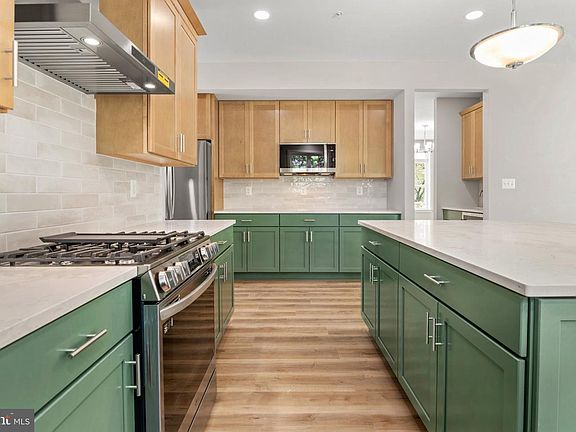 3rd image of 2502 Melia Ct