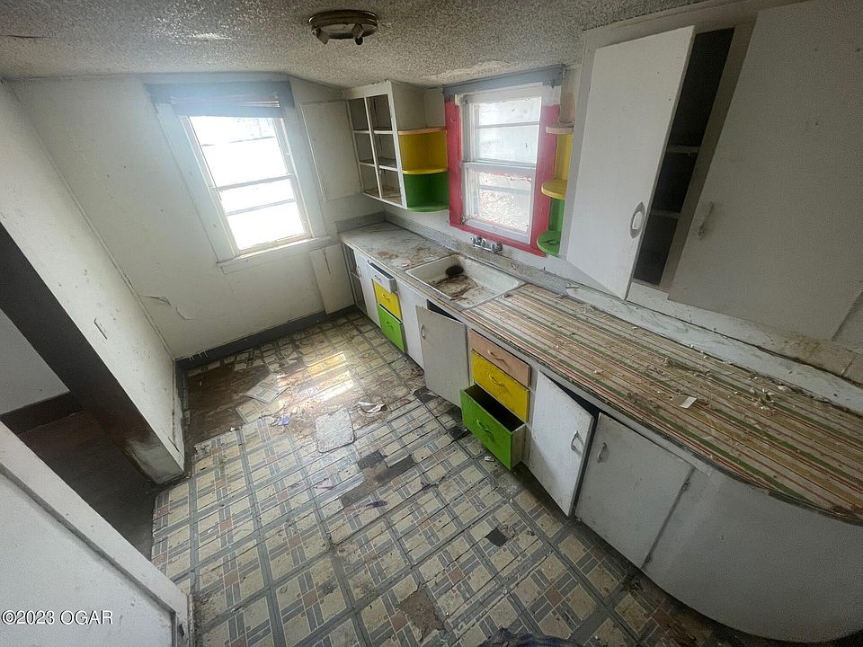 2225 Military Ave, Baxter Springs, KS 66713 Zillow