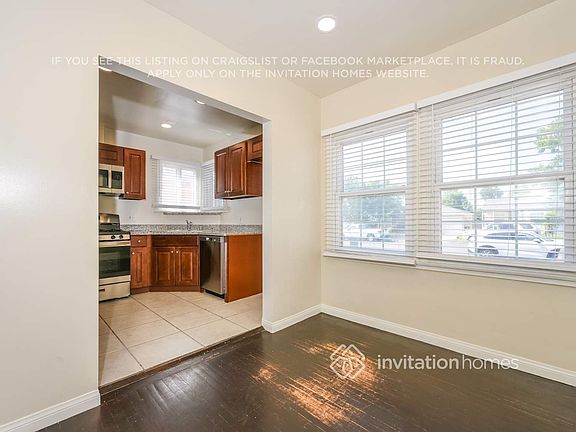 5th image of 2112 N Screenland Dr