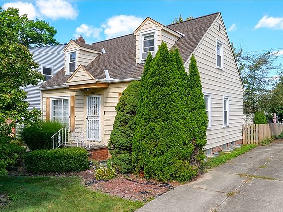 3rd image of 14611 Krems Ave