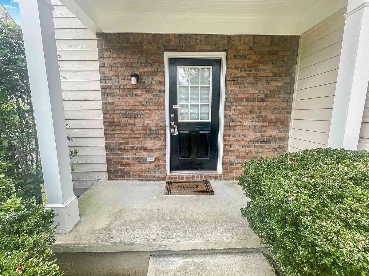 Building Photo - 140 Calborne Ct