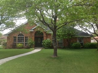 307 Robin Rd, Dumas, TX 79029