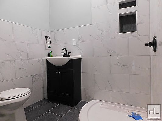 5th image of 49 Hart St #3A