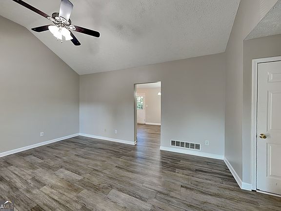 4th image of 105 Copper Mine Ln