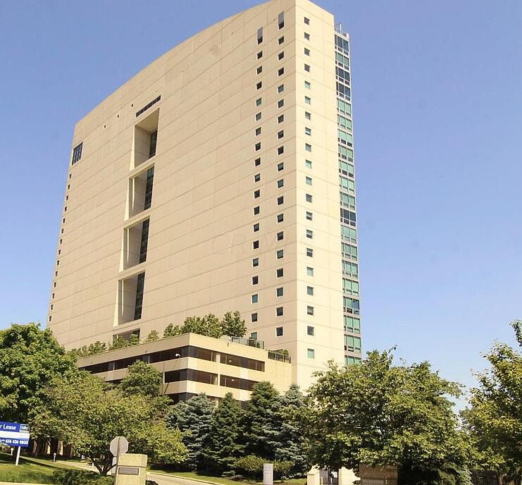 2nd image of 1 Miranova Pl APT 2005